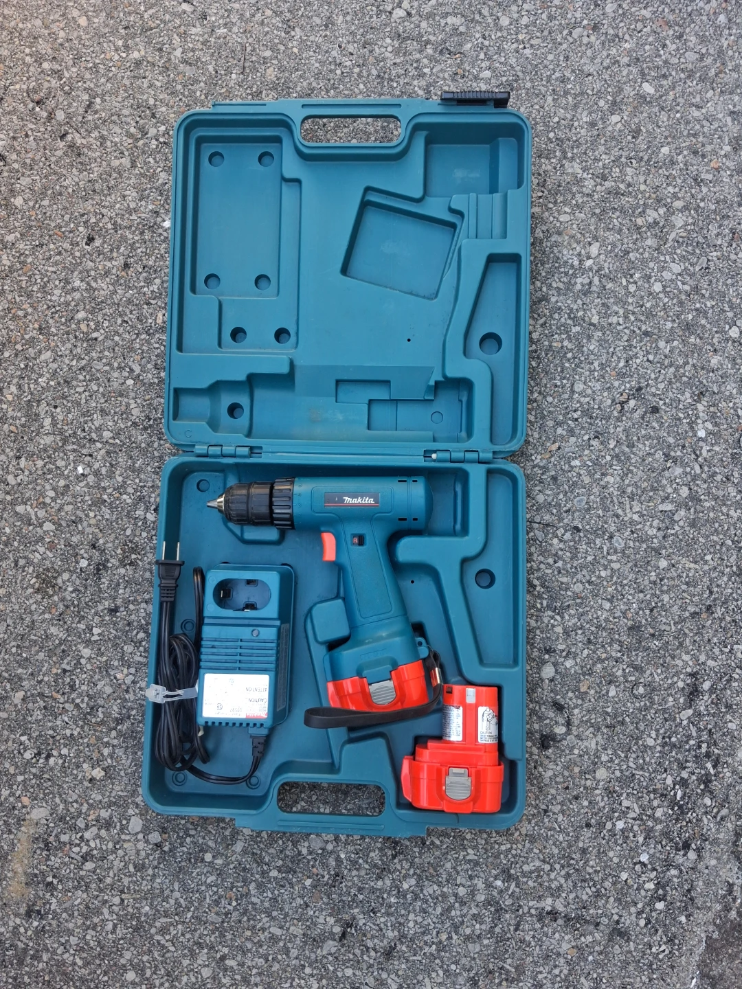 Makita 6222D Cordless Drill