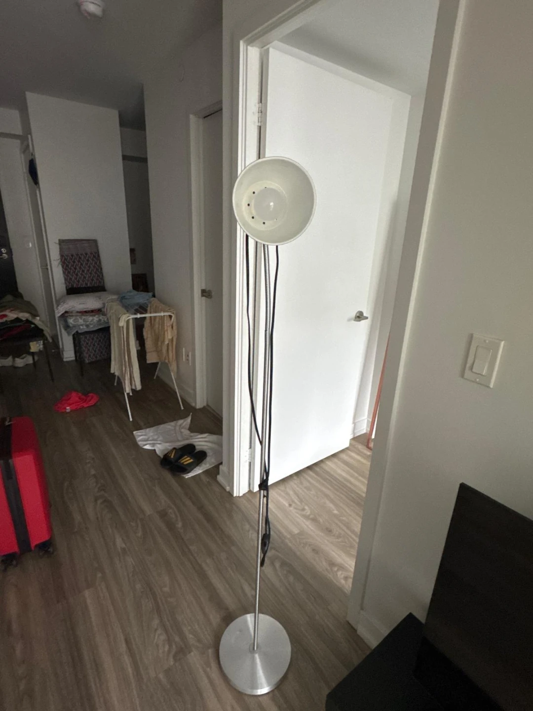 Silver metal floor lamp - photo 2