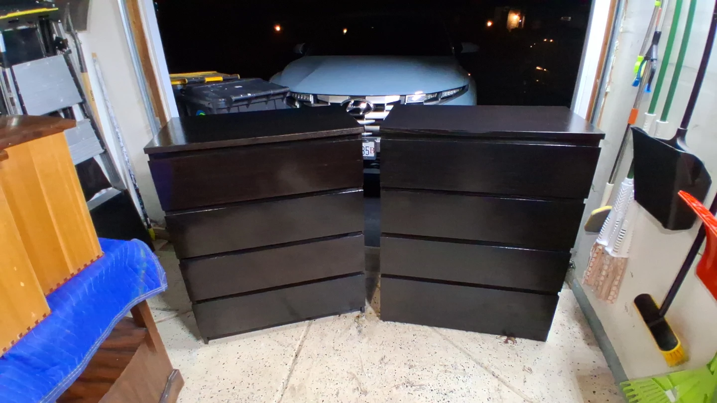 Set of Two refreshed Dark Brown Four-Drawer Dressers - photo 3