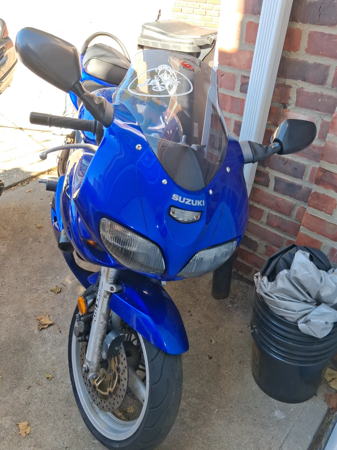 Suzuki SV650S Motorcycle 2004 - photo 4