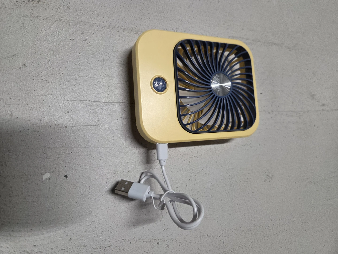 Yellow Mini USB Portable Fan - photo 2