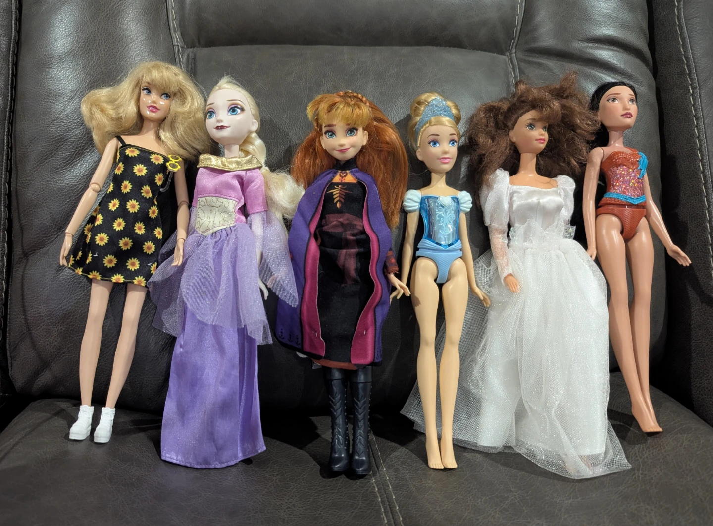 Set of 6 Barbie Dolls; Disney Princess and Frozen Dolls