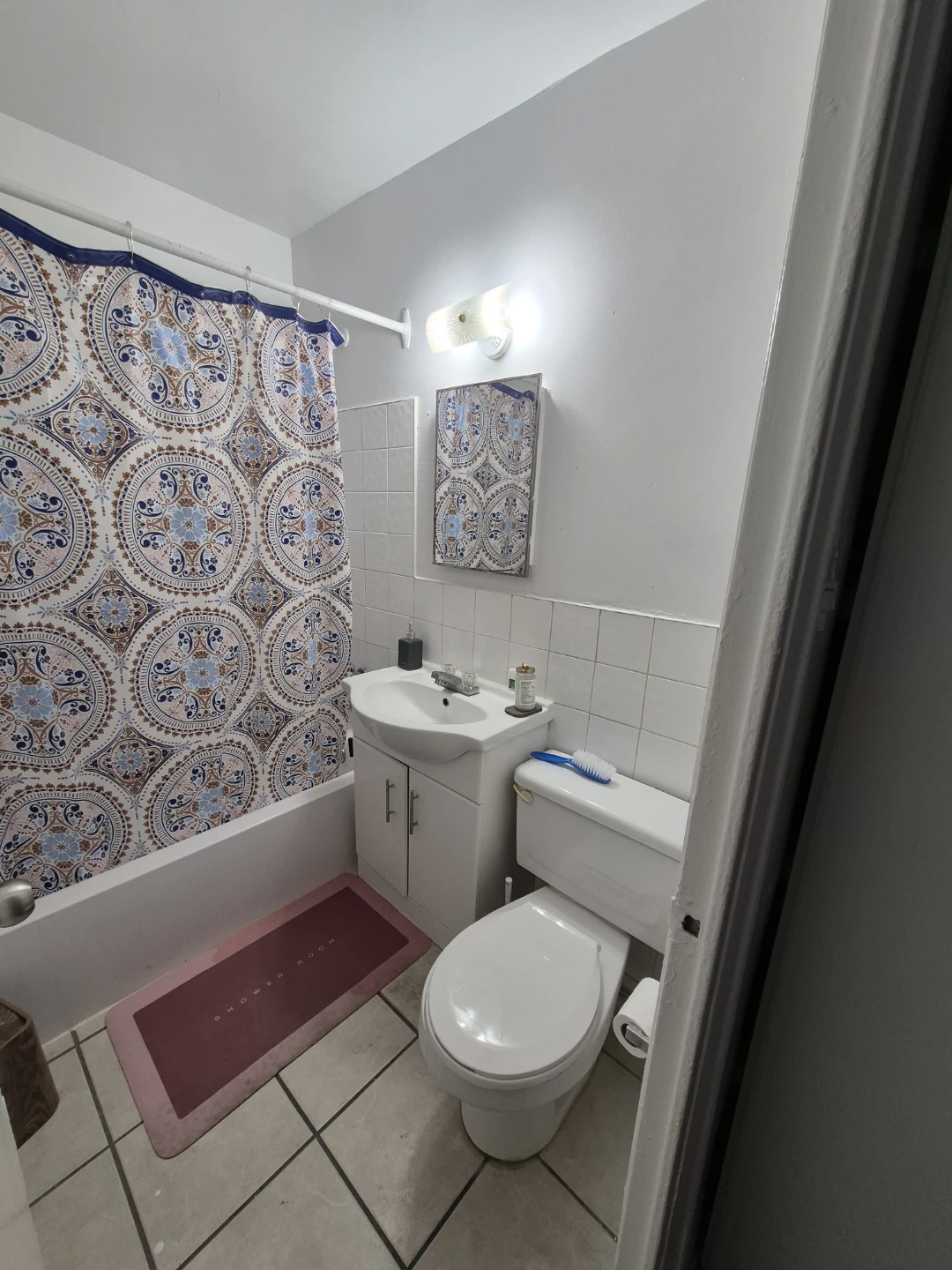 Vegetarian Female Roommate Wanted – 1 BHK Apartment - photo 4