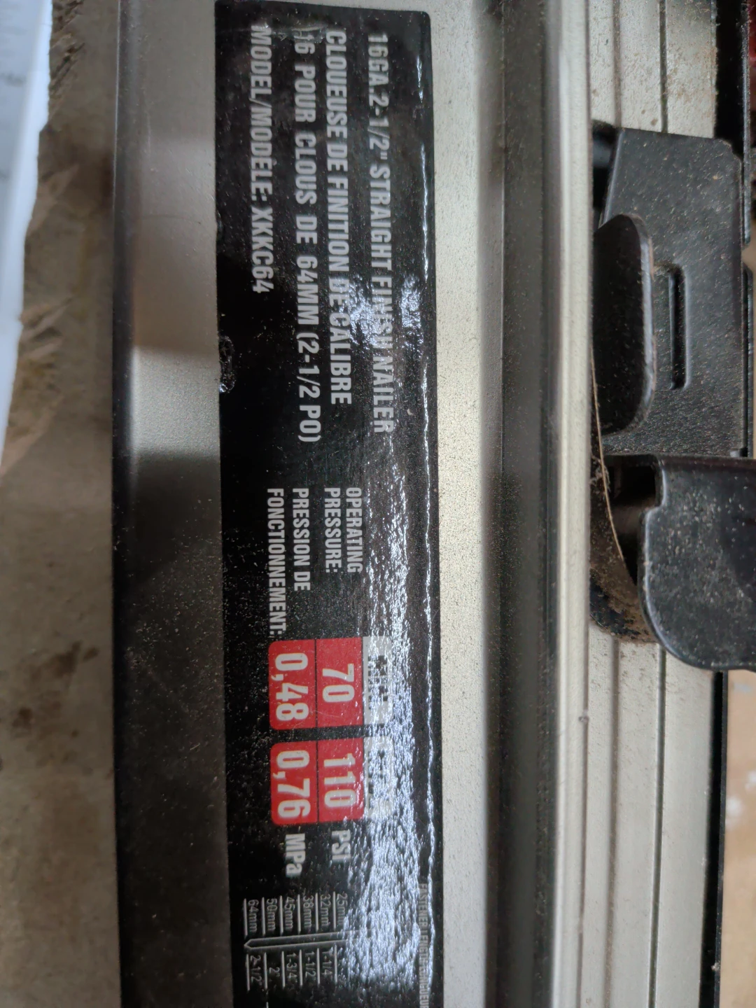 Husky 16ga 2-1/2 inch Straight Finish Nailer - photo 2
