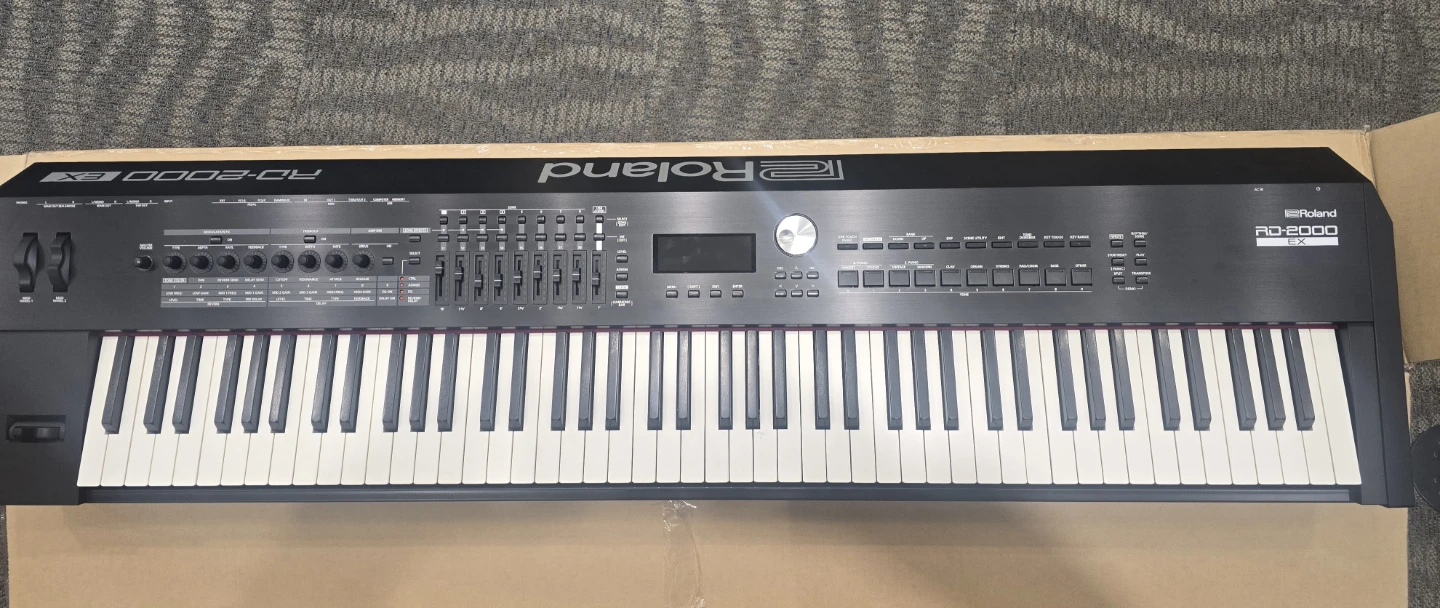 Roland RD-2000 EX Digital Stage Piano - photo 4