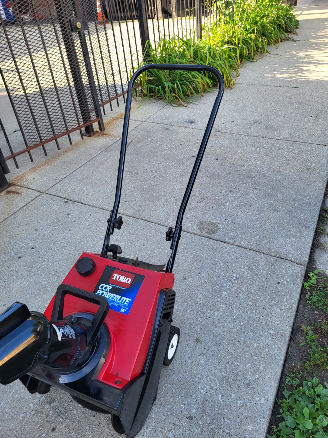 Toro CCR Powerlite Snowblower - photo 3