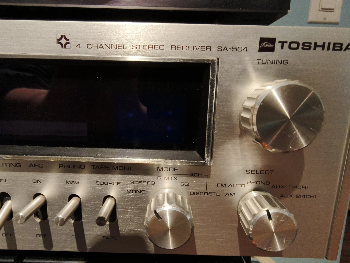 Toshiba SA-504 4-Channel Stereo Receiver  for parts or project - photo 3