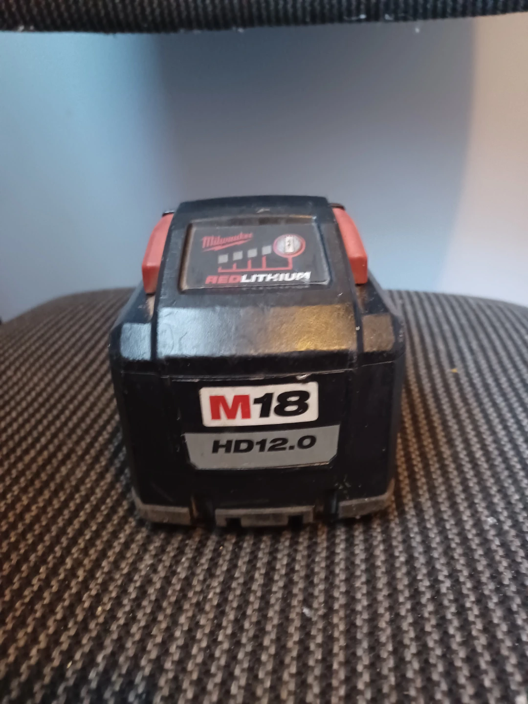 Milwaukee M18 High Output 12AH Battery - photo 5