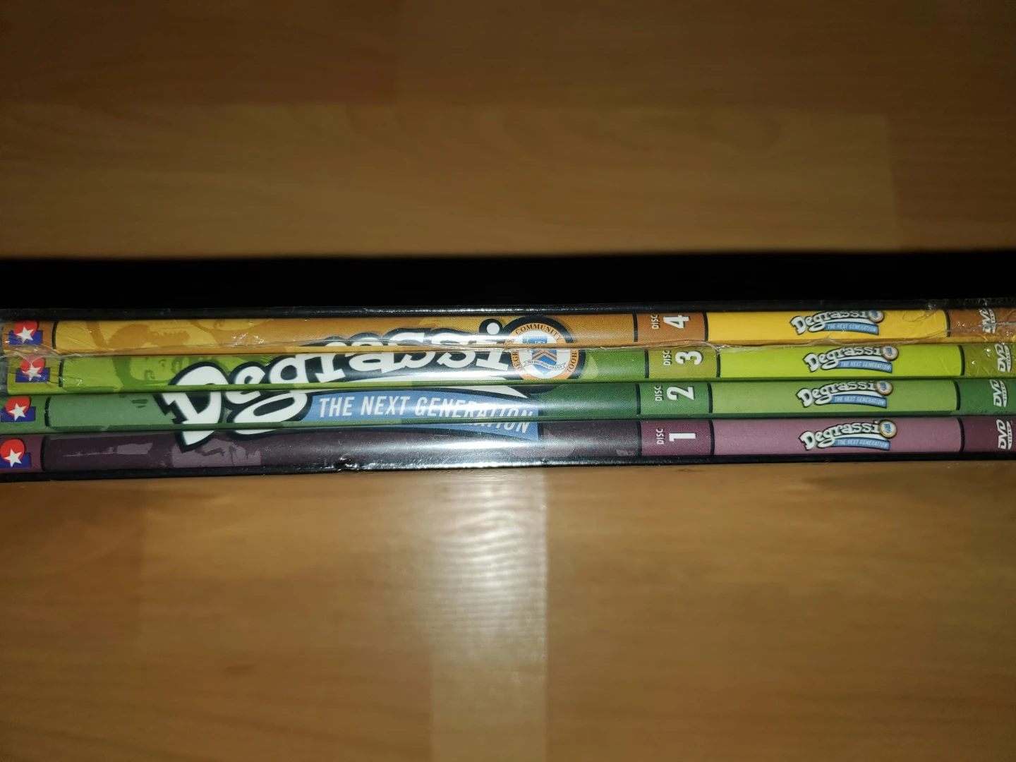 Sealed - Degrassi: The Next Generation Season 4 DVD Box Set - photo 5