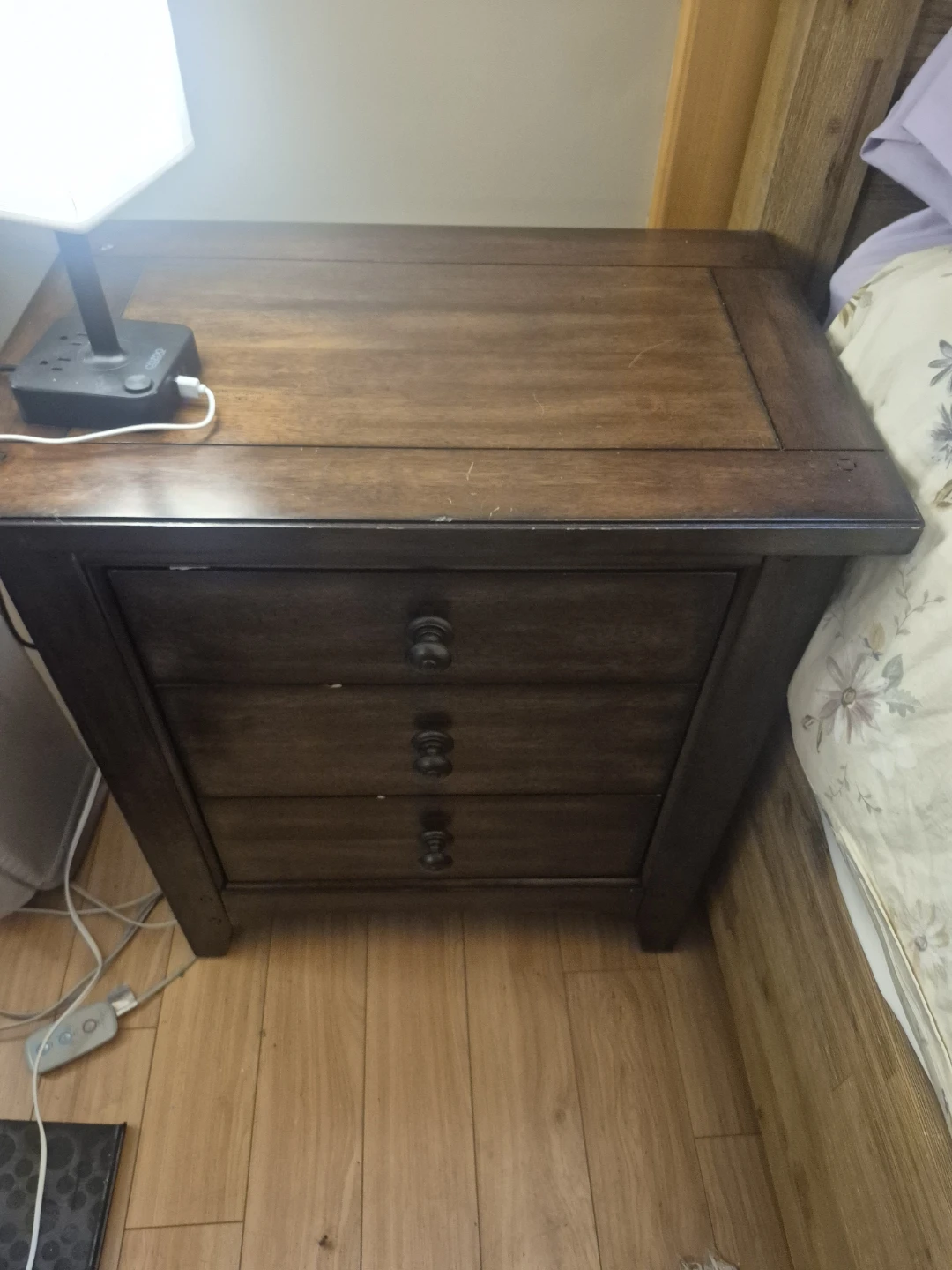 Dark wood bedroom dresser and 2 nightstands set - photo 5