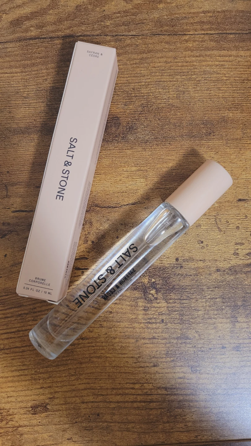 Salt & Stone Saffron & Cedar Body Mist – 10 ml - photo 2