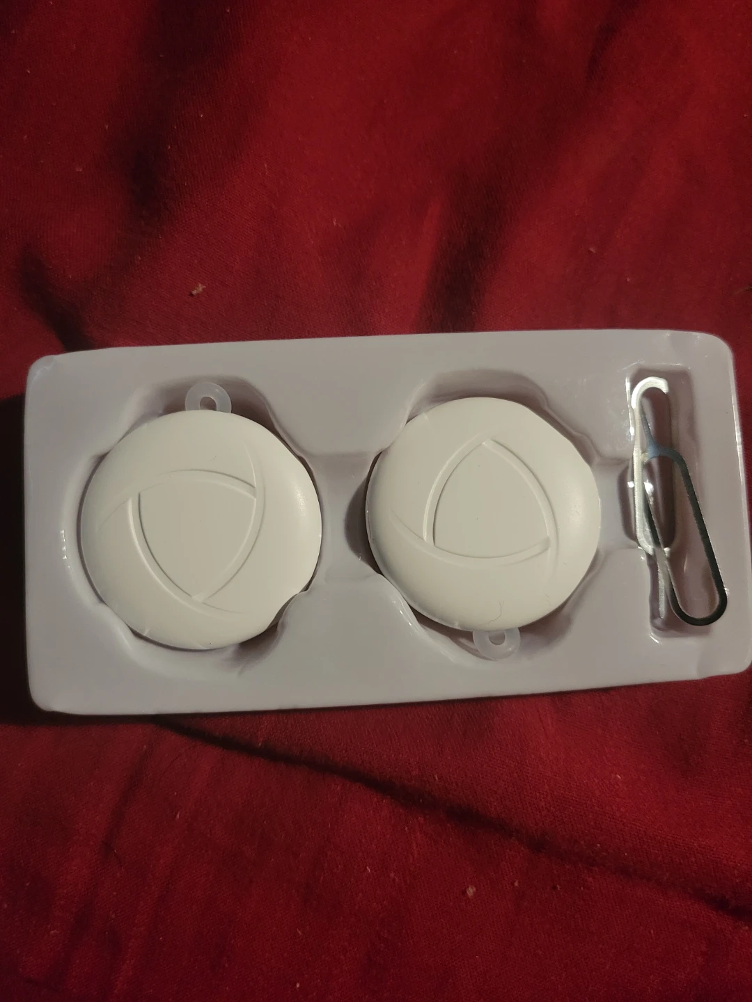 AIYATO 2 Pack Smart Tag Finders - photo 2
