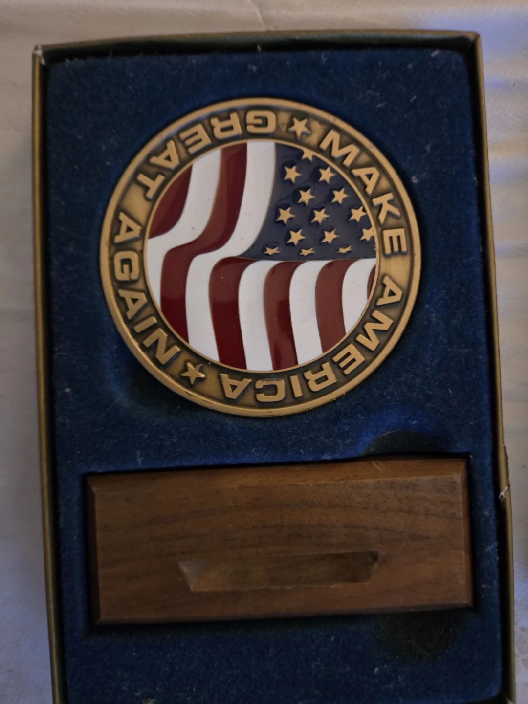 RARE Official 2017 Donald J. Trump VIP Inaugural Medal - photo 2