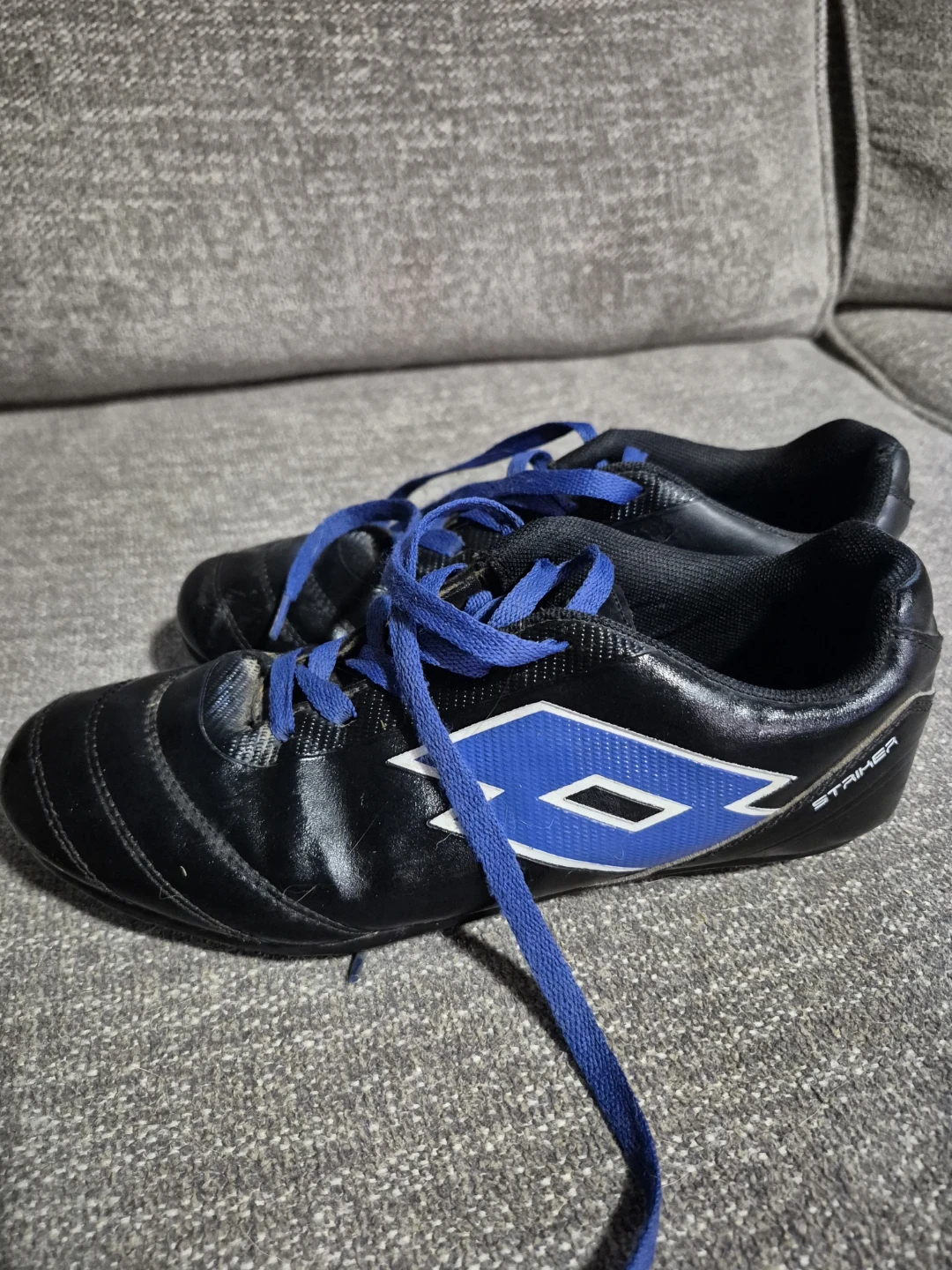 Lotto Striker Soccer Cleats