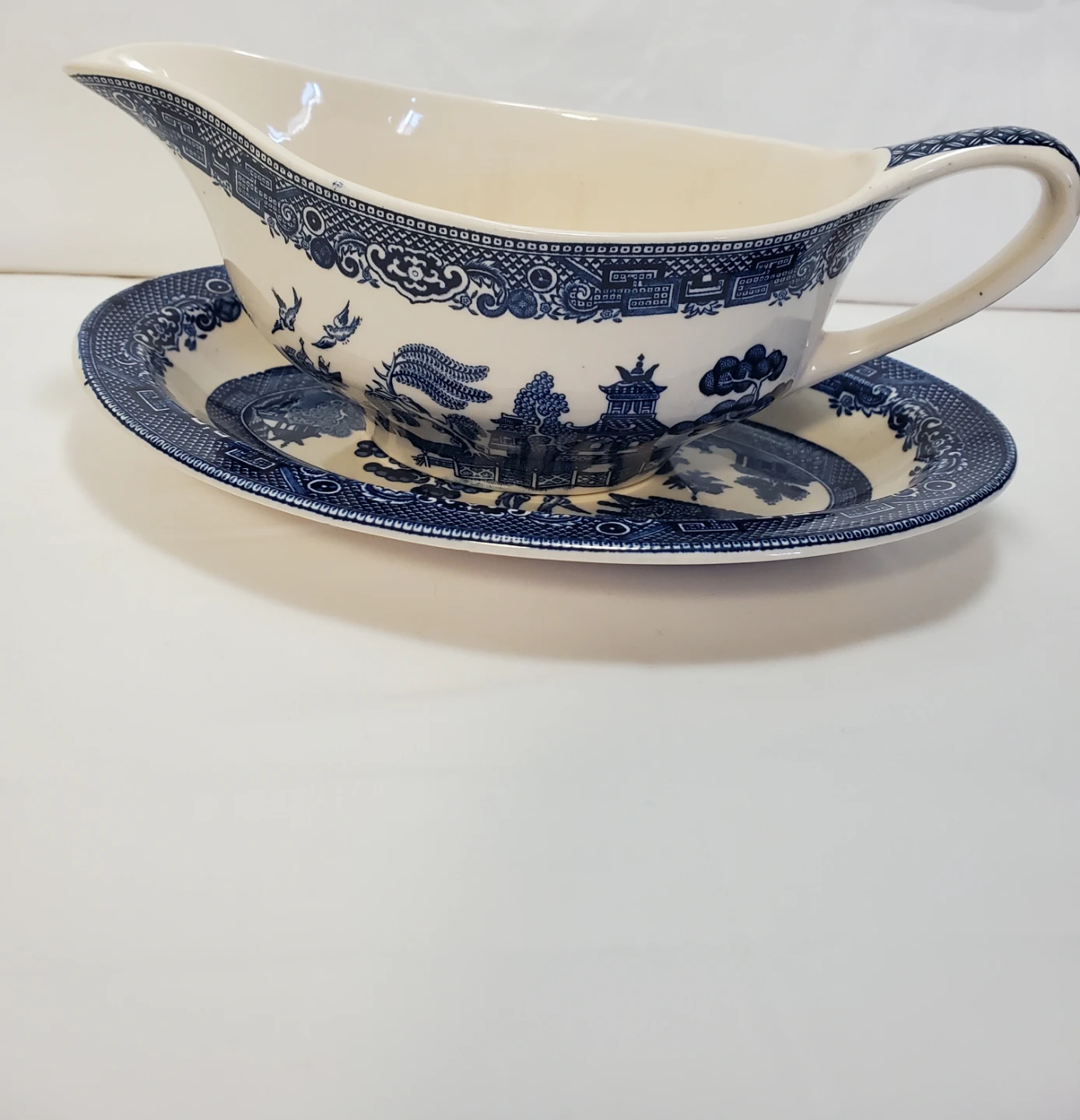 Johnson Bros Willow Blue Gravy Boat & Underplate - photo 3