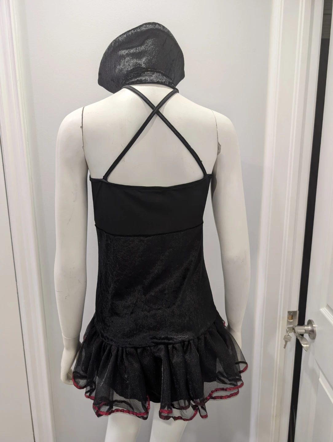 EUC - Women's Halloween Vampirella Costume Size S - READ - photo 4