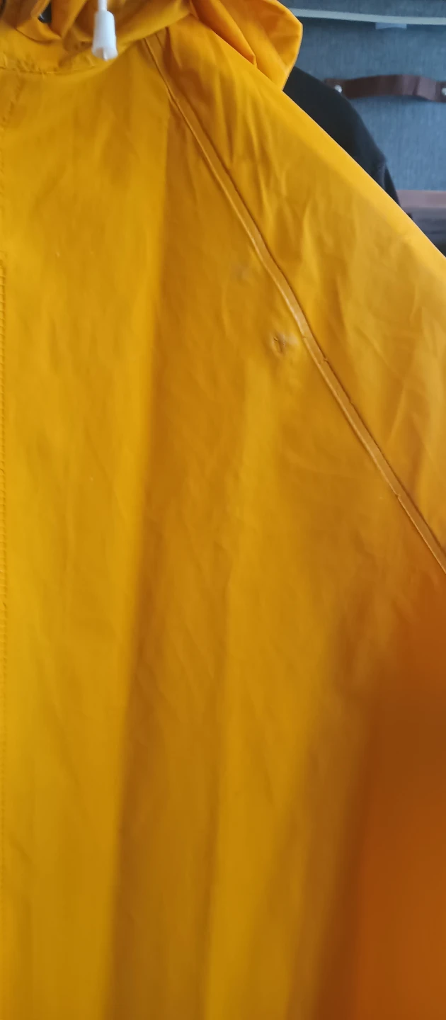 Yellow Raincoat can be used as  Adult Georgey Costume size M 🎈🎈🎈 - photo 3