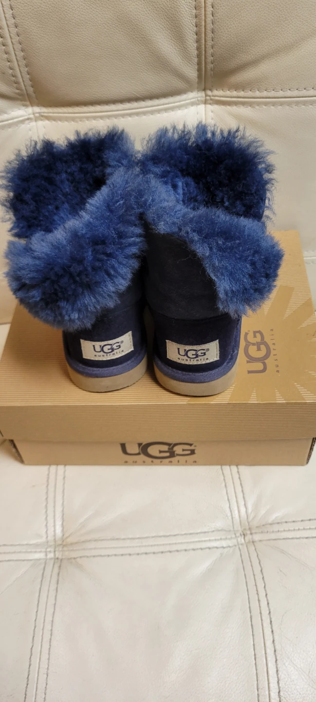 UGG Bailey Button Boots Navy Blue sz 9 girls - photo 5