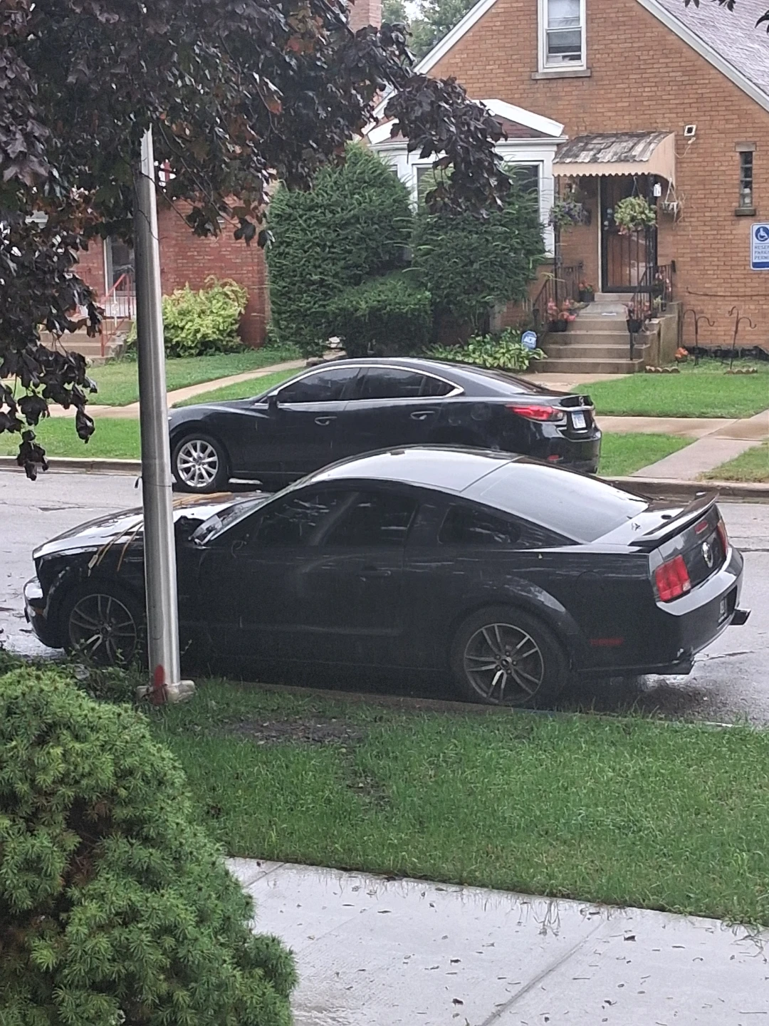 Black Ford Mustang GT