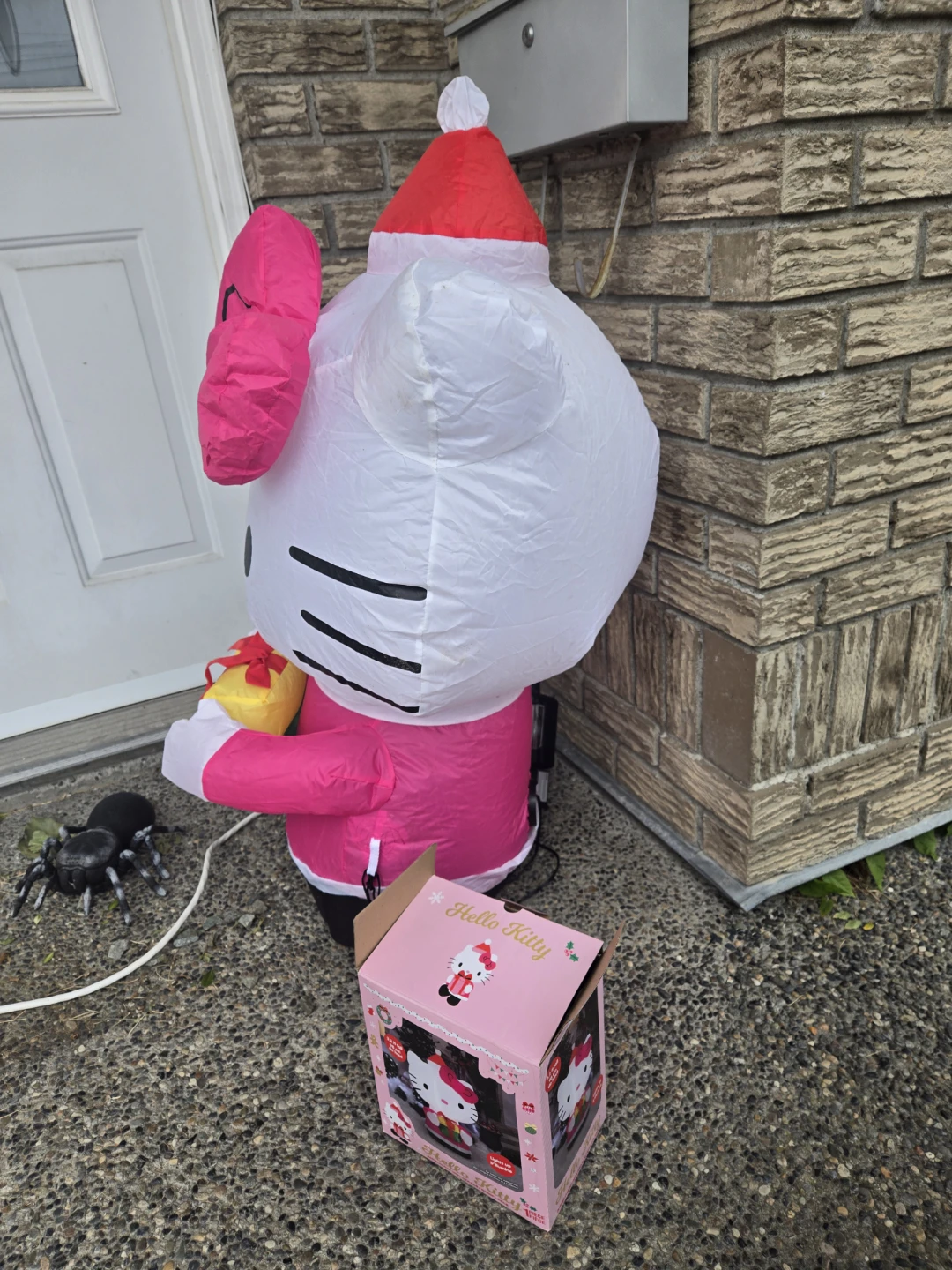 Hello kitty christmas inflatable decoration - photo 5