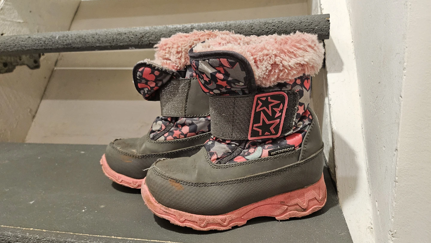Cougar Swirl Waterproof Boots Size 9