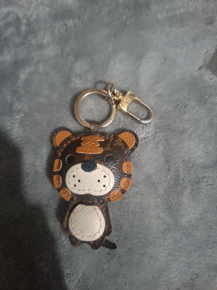 Louis Vuitton Bear Bag Charm Keychain + HERMÈS LOCK W/2 KEYS - photo 2