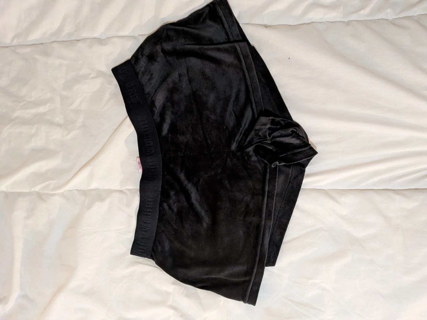 Juicy Couture velour shorts - photo 3