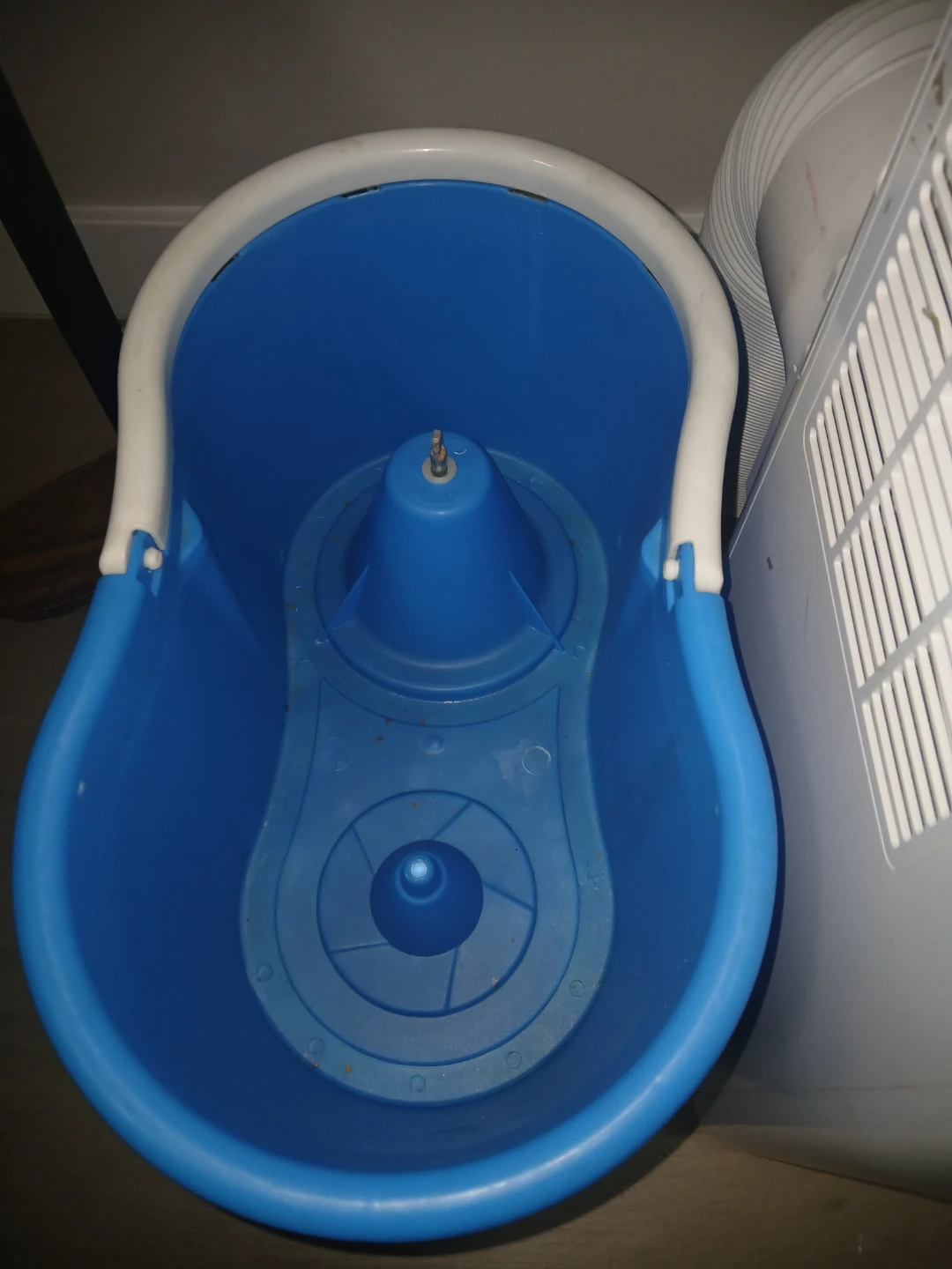 Blue Plastic Mop Bucket 🪣 pick up in Jersey City only