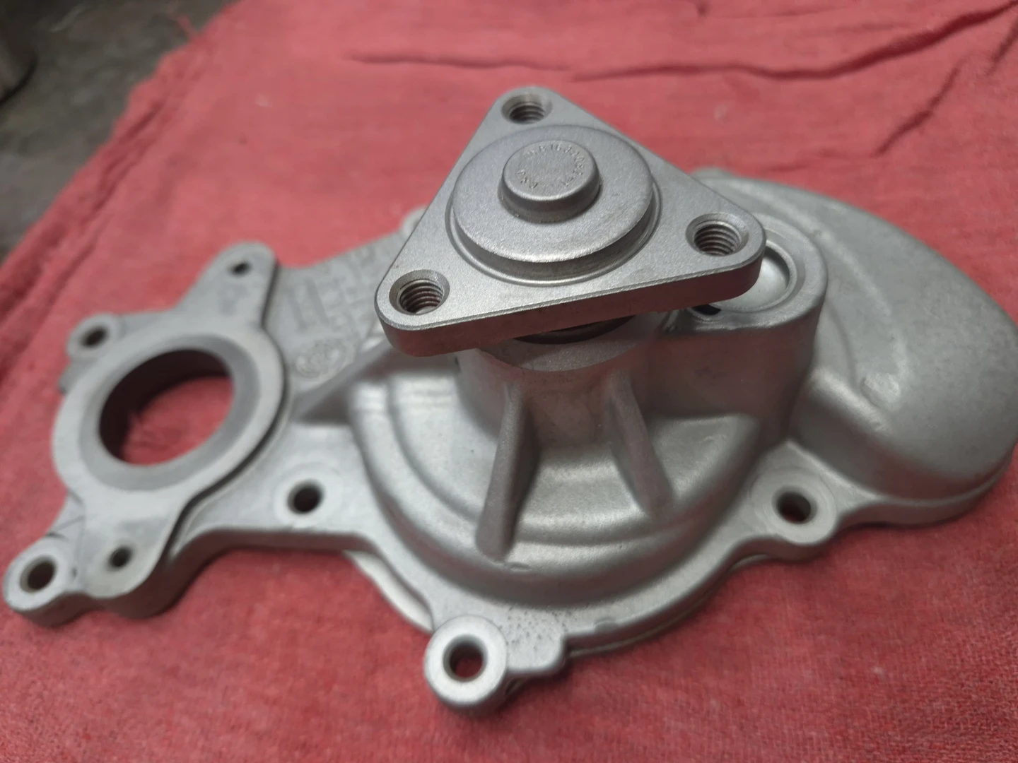 FoMoCo Water Pump BR3E-8501-NB v6 ford transit 150 - photo 5