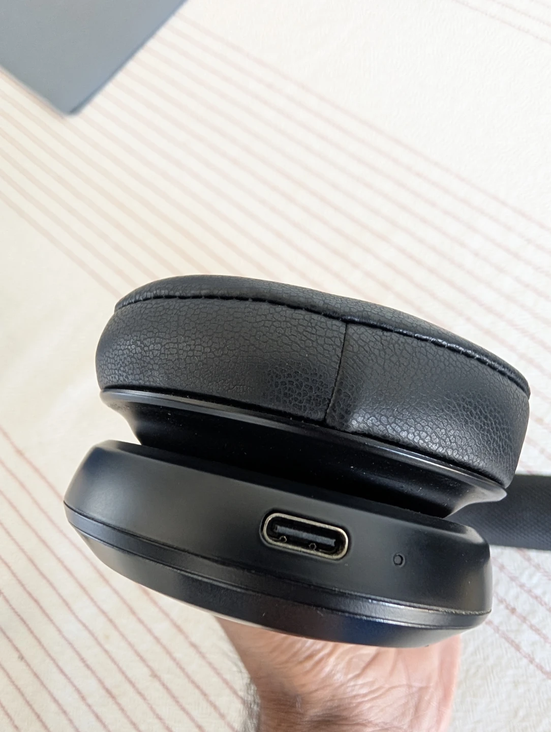 JBL Live 460NC Wireless on ear Headphones - photo 4
