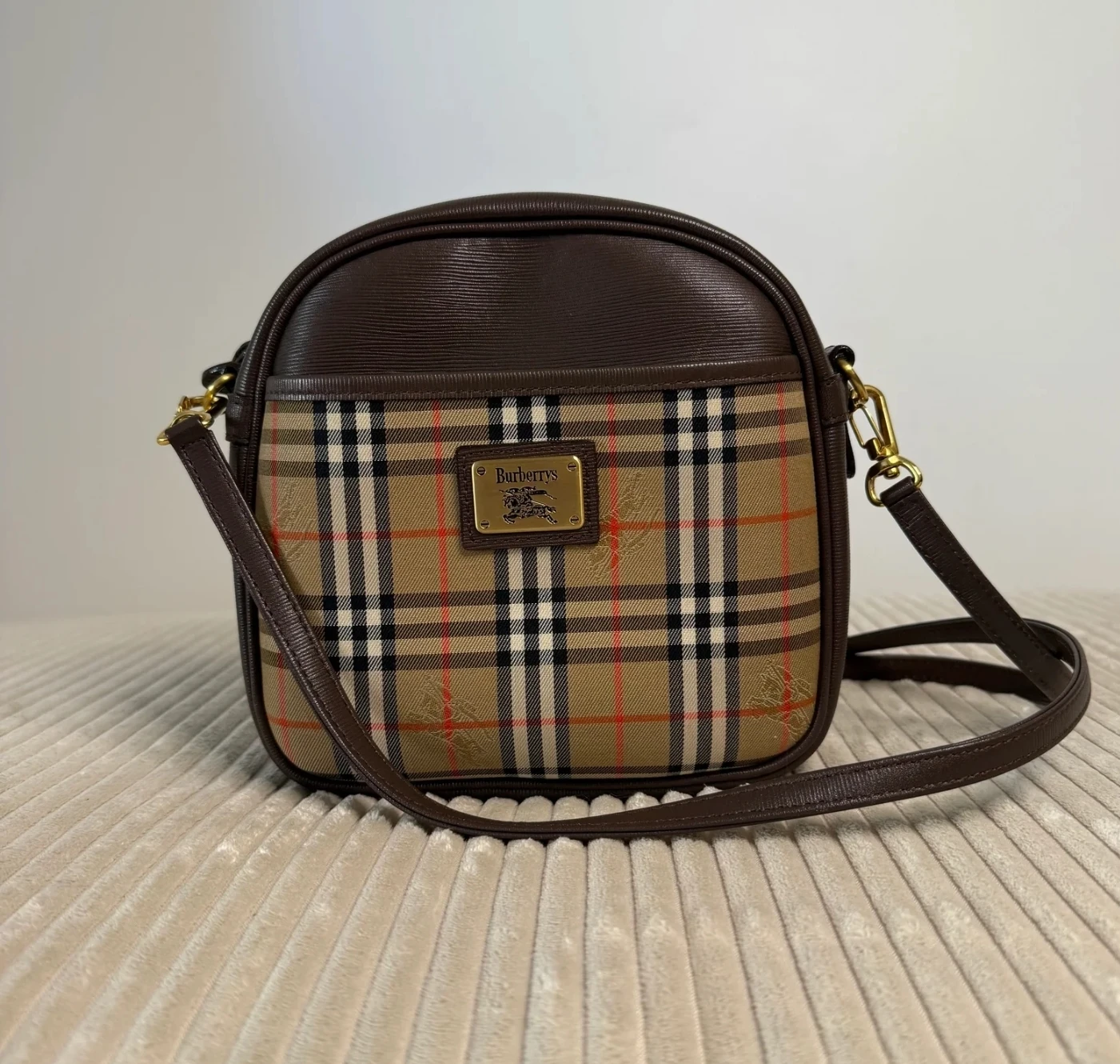 Burberry sling bag