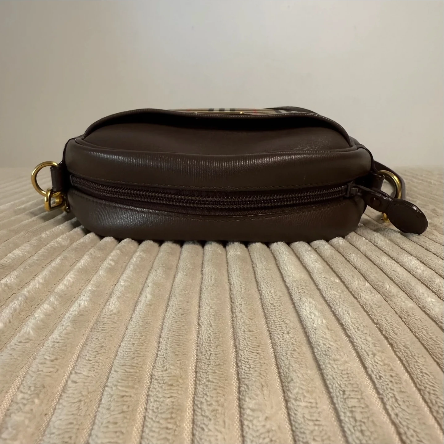 Burberry sling bag - photo 5
