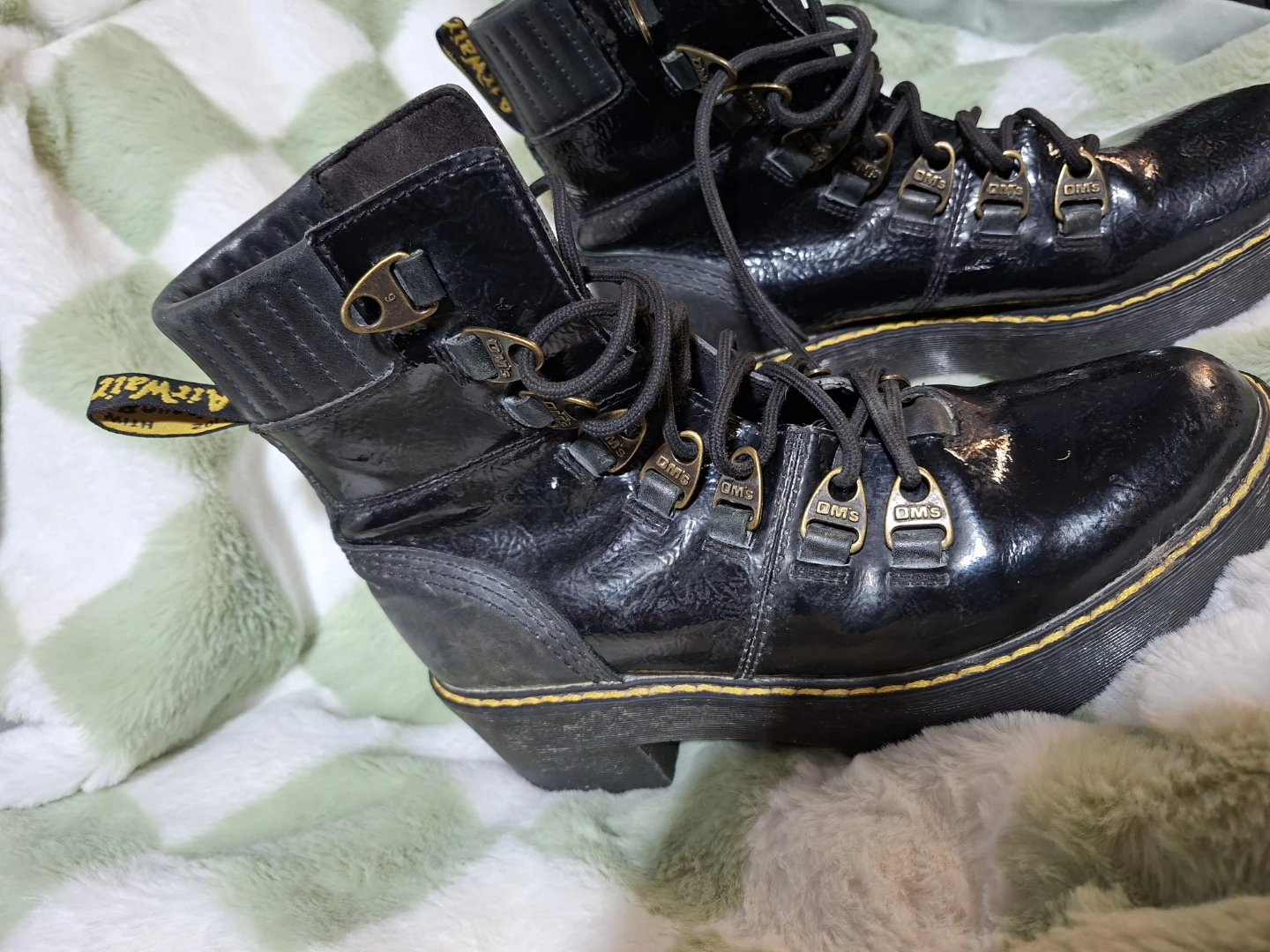 Dr. Martens Black Lace-up Boots Size 8 - photo 2