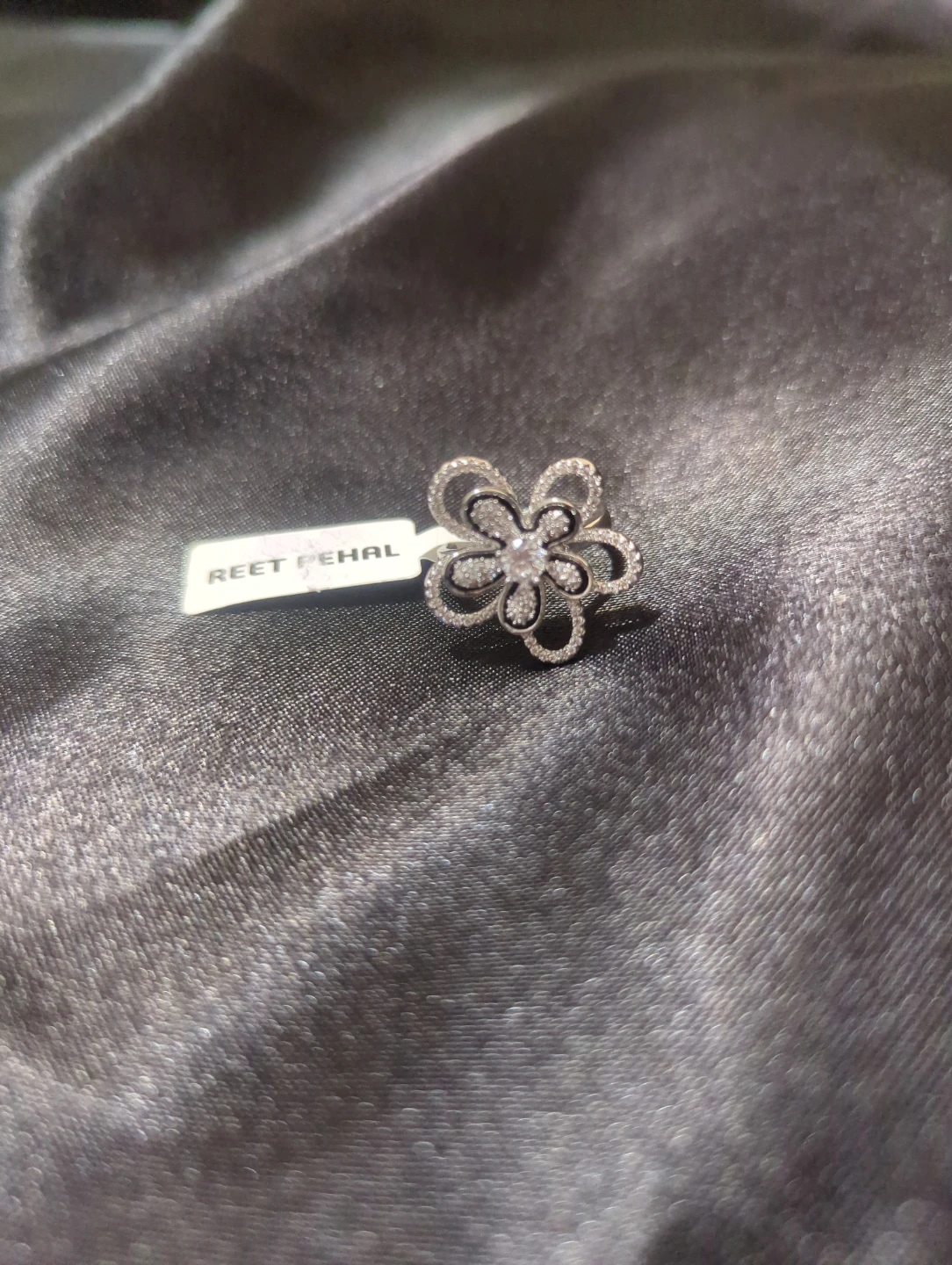 Reet Pehal Flower Design Ring - photo 3