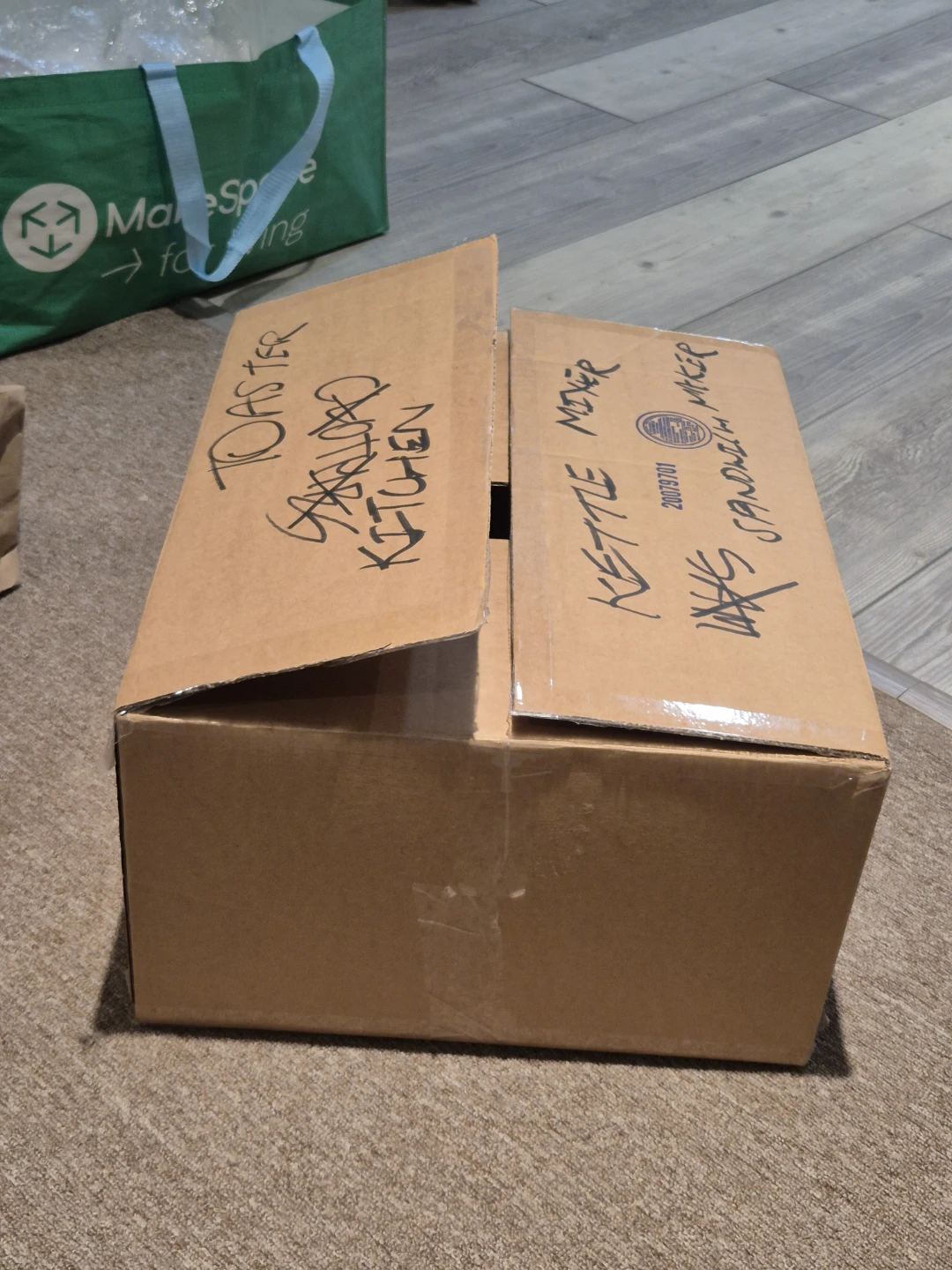 Shipping & Moving boxes - photo 2