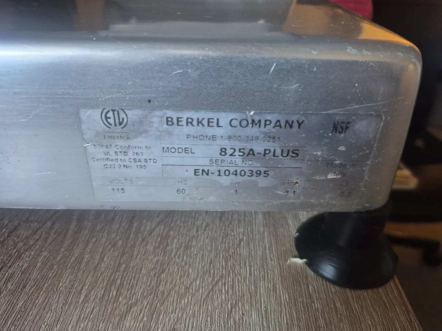 Berkel 825A-Plus 10 inch  commercial Meat Slicer - photo 3