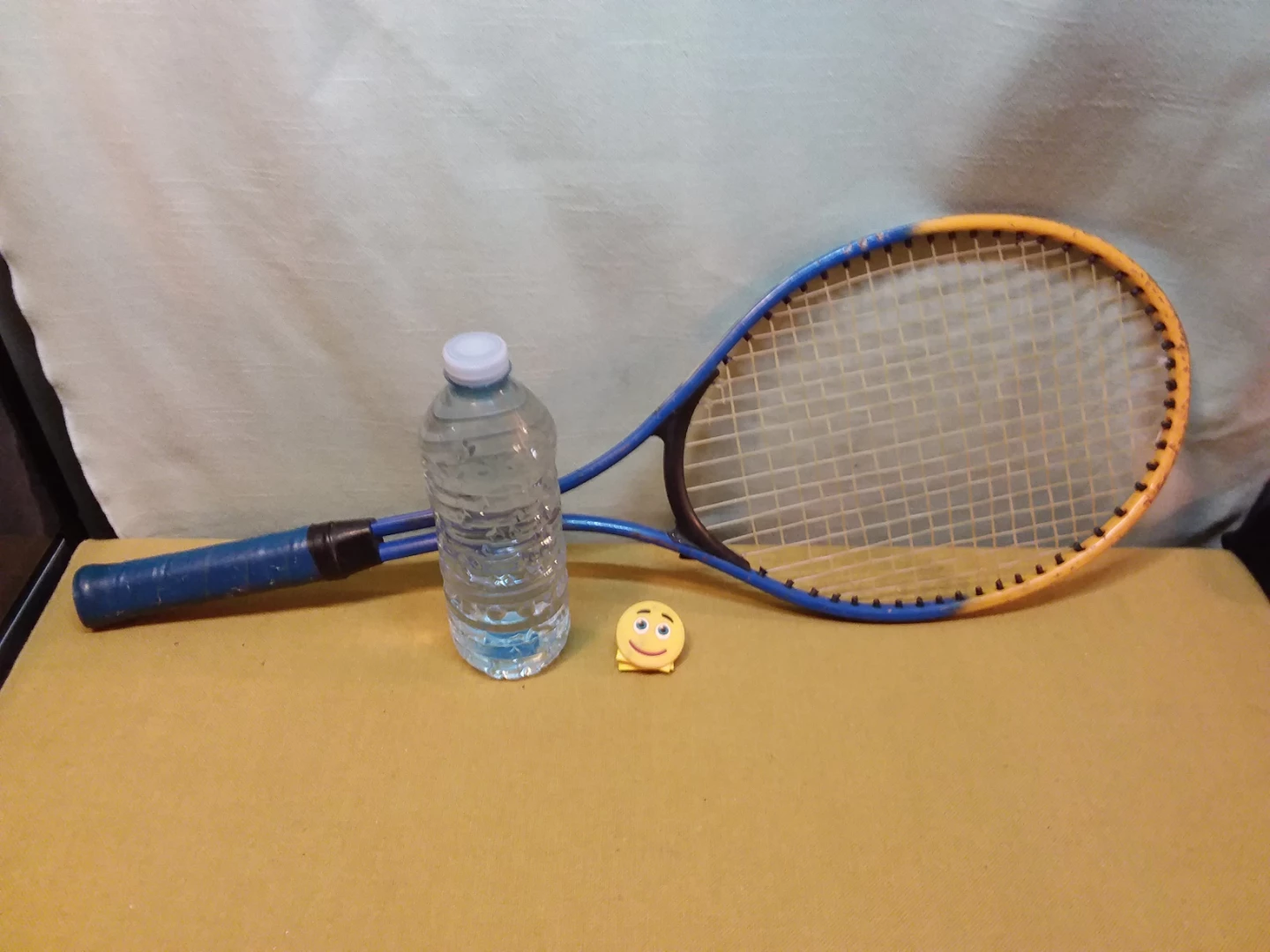 🎾 ➡️ Blue and Yellow Tennis Racket 🎾