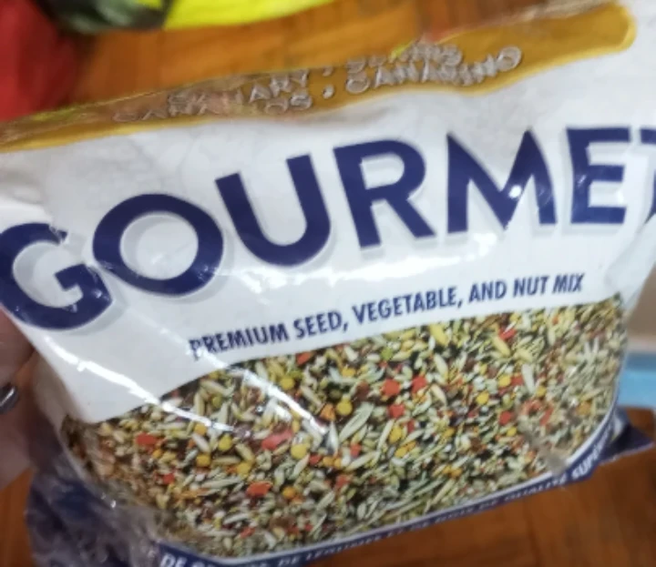 Gourmet Premium Seed, Vegetable, and Nut Bird Mix