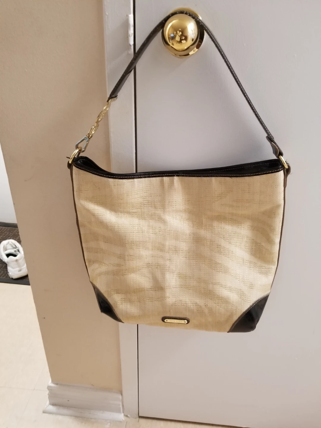 Anne Klein gold and black hobo bag - photo 4