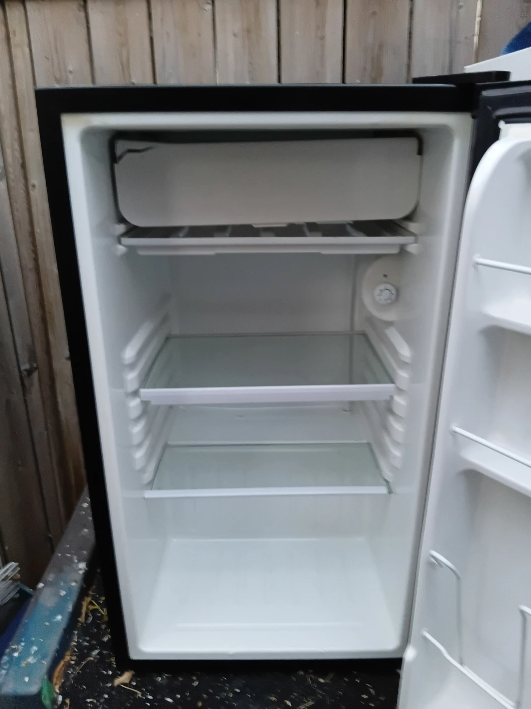 RCA Compact Mini Fridge READ DESCRIPTION ON SIZE - photo 2