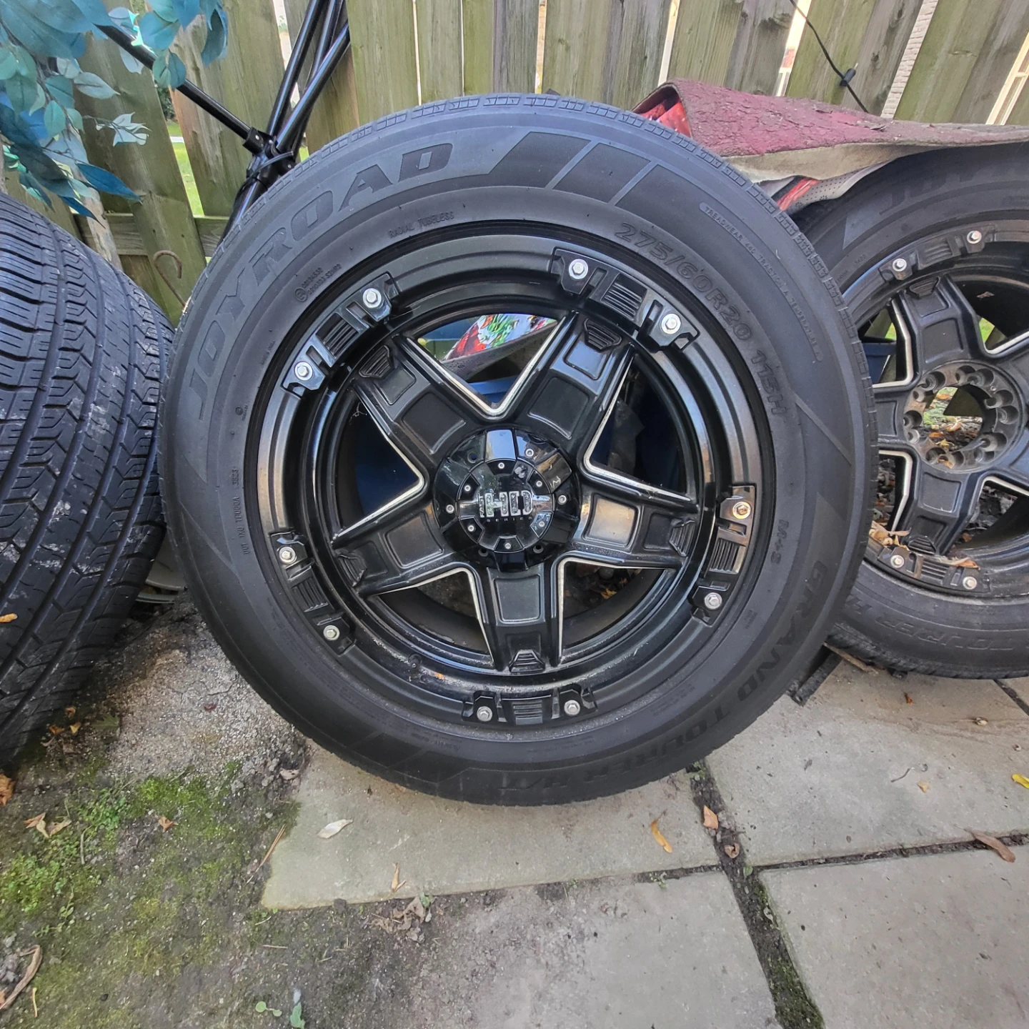 4 HD 275/60R20.gOff-Road Wheels with Tires- Like New - photo 2