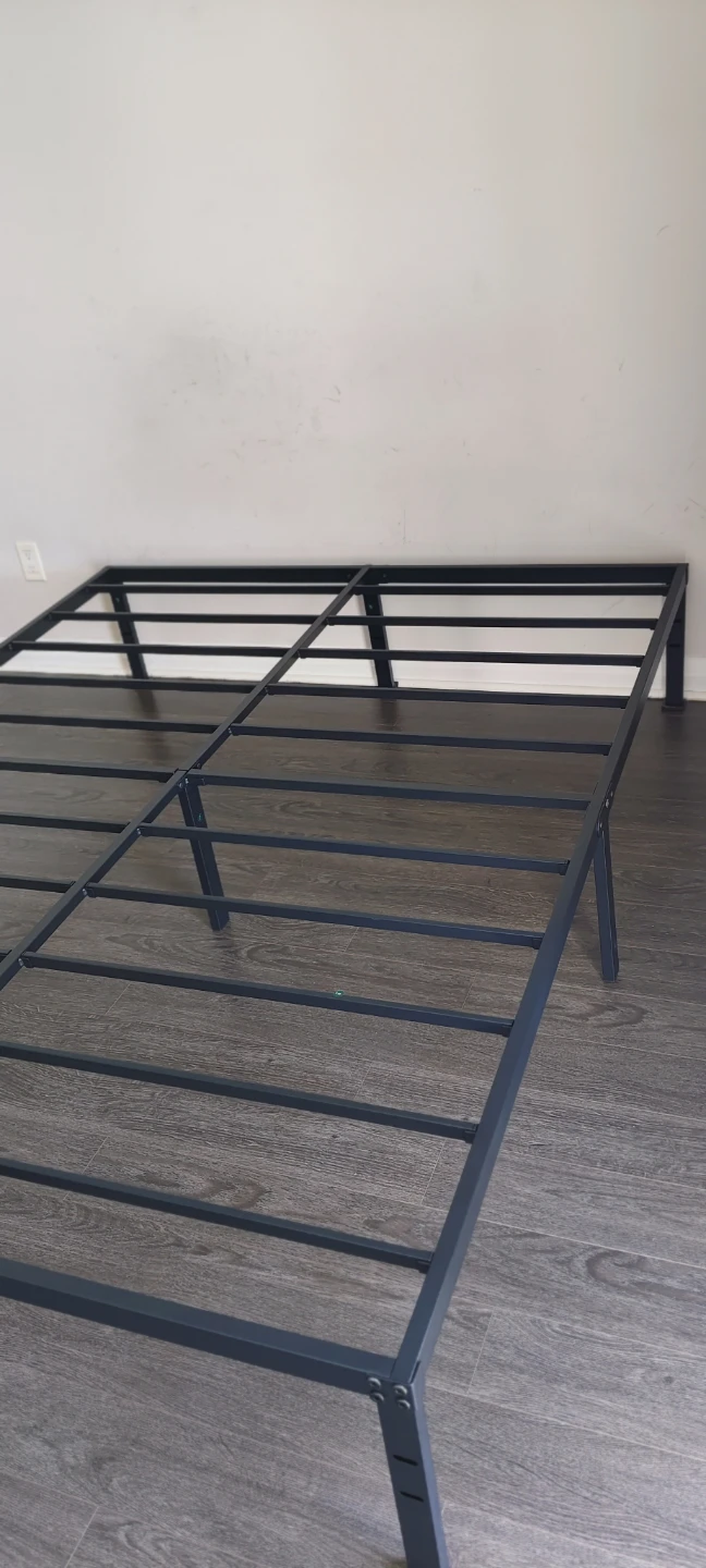 Black Metal Bed Frame – Good Condition - photo 3