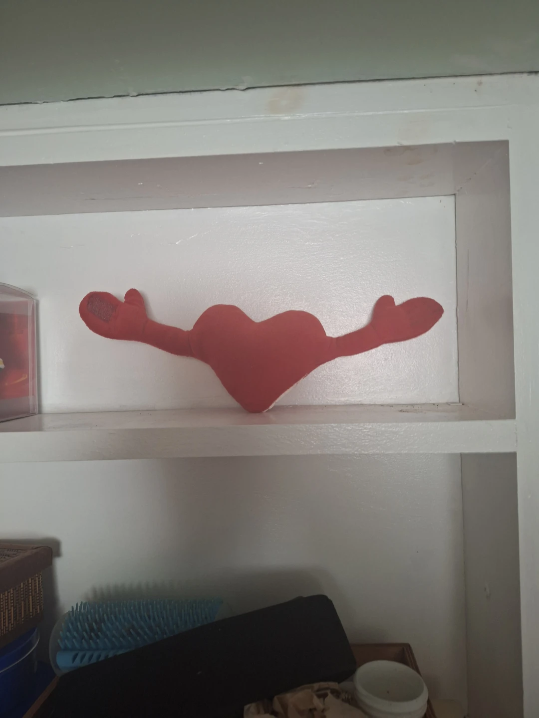 Red heart plush with arms - photo 3