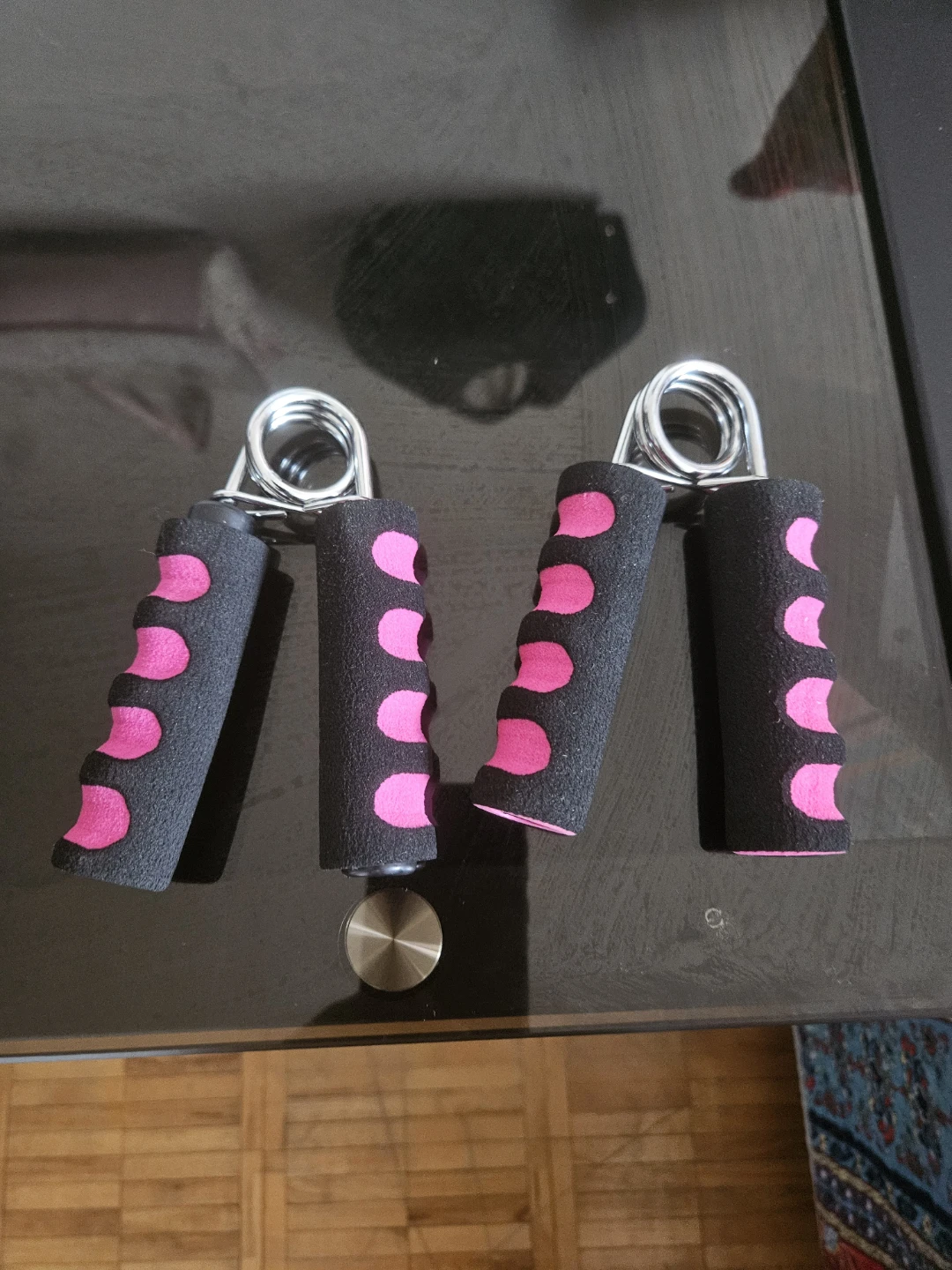Pair of foam hand grip exercisers - photo 3