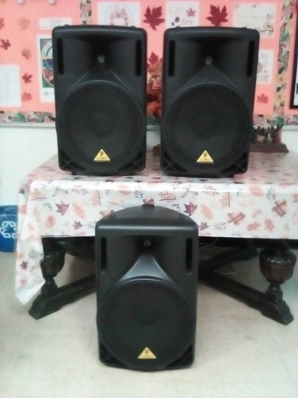 3 Behringer Eurolive B215D 550 Watt active 2-way PA Speakers