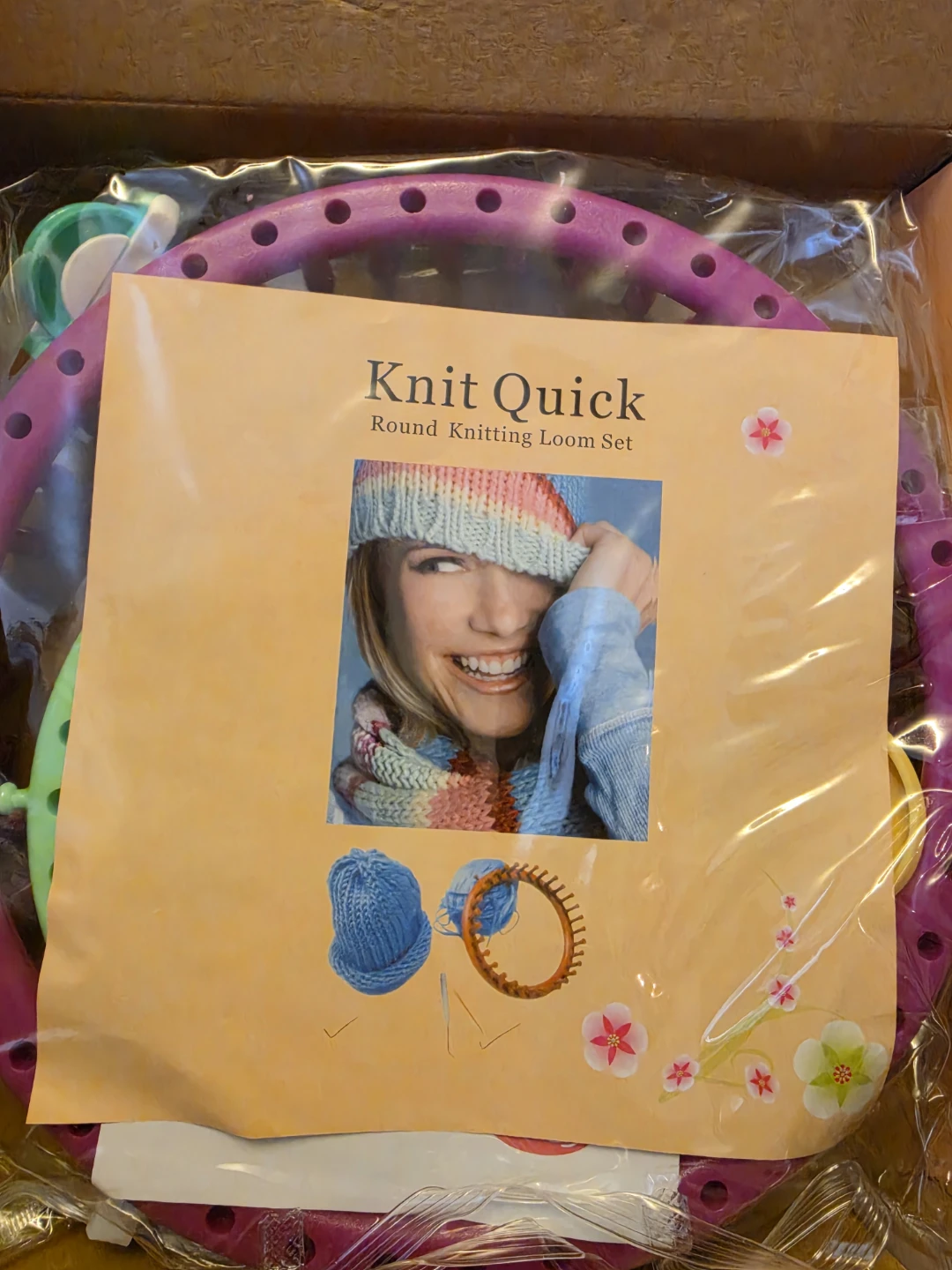 Knit Quick Round Knitting Loom & Pompom Set - photo 3