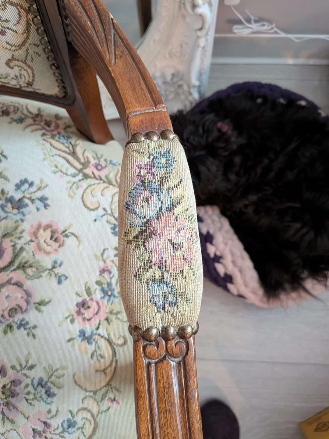 Vintage French Style Accent Chair - photo 5