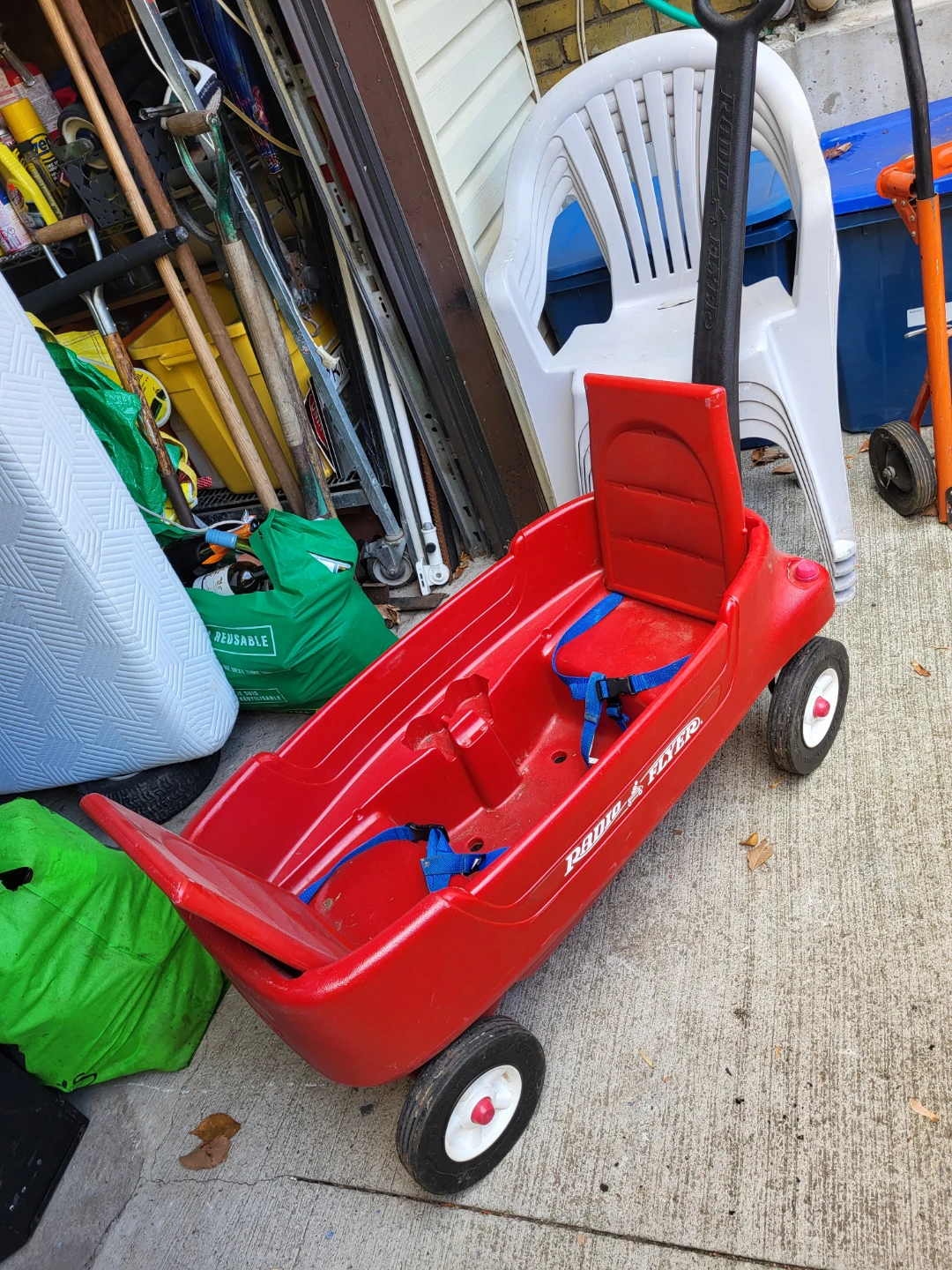 Radio Flyer 2 seat Red Wagon - photo 2