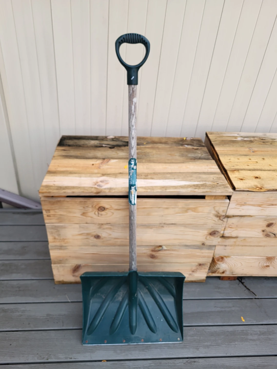 Yardworks Snow Shovel with Blade