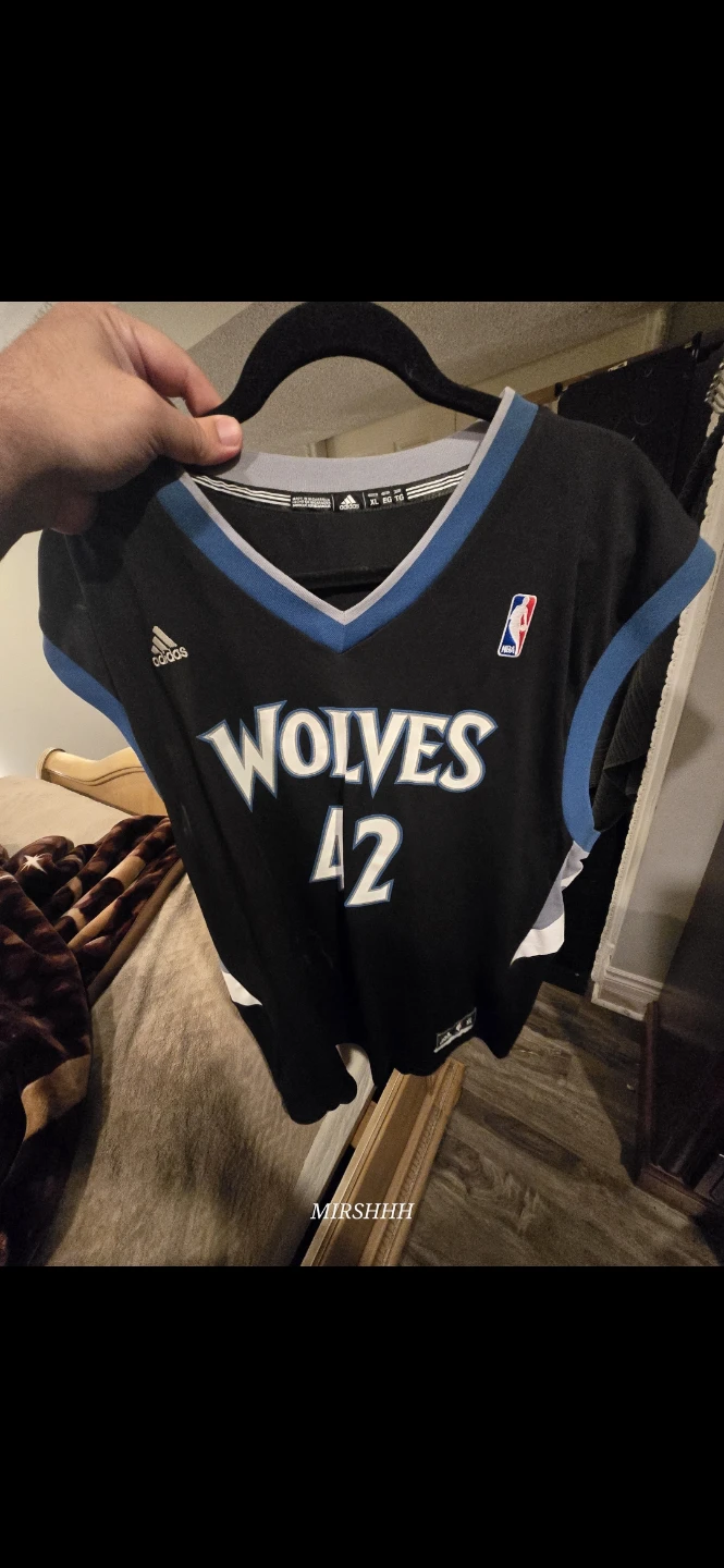 Brand new Minnesota Timberwolves Kevin Love Jersey - XL